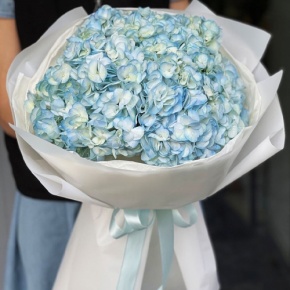 Букет из 5 голубых гортензий в Наро-Фоминске