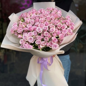 Букет из 25 лиловых кустовых роз (60 см) в Наро-Фоминске