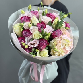 Букет из роз, гортензии и эустом в Наро-Фоминске