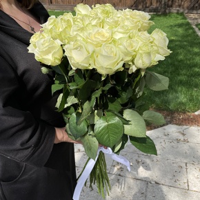 Букет из 21 белой розы (70 см) в Наро-Фоминске