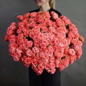 Букет из 39 коралловых кустовых роз (50 см) в Наро-Фоминске