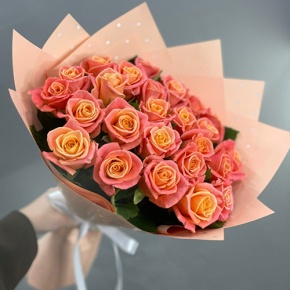Букет из 25 роз Мисс Пигги (50 см) в Наро-Фоминске