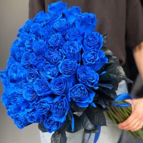 Букет из 51 синей розы Эквадор под ленту (70 см) в Наро-Фоминске