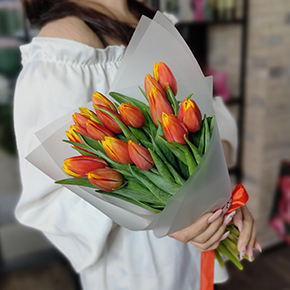 Букет из 15 огненных тюльпанов в Наро-Фоминске