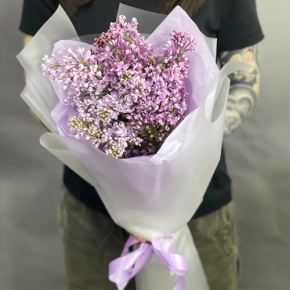 Букет из 9 веток ароматной сирени в Наро-Фоминске