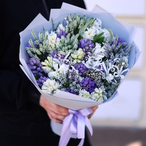 Букет "Алиби" из гиацинтов, вероники, нерине в Наро-Фоминске