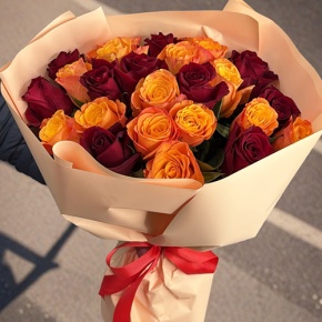 Букет "Благородный" из 27 Кенийских роз микс (40 см) в Наро-Фоминске