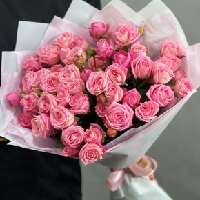 Букет из 11 нежных кустовых роз в Наро-Фоминске