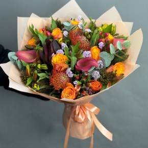 Букет "Даниэлла" из калл, роз, гиперикума, сафари, капса и лейко в Наро-Фоминске