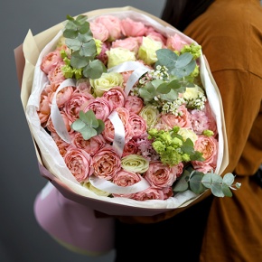 Букет "Миссис" из кустовой розы Джульетта и эустом в Наро-Фоминске