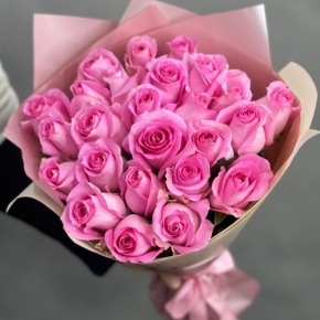 Букет из 25 розовых роз кения (40 см) в Наро-Фоминске