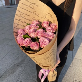 Букет из 15 роз Меритим в крафте (60 см) в Наро-Фоминске