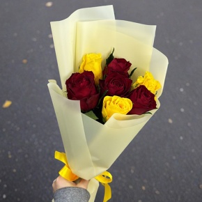 Букет из 7 Кенийских роз (40 см) в Наро-Фоминске