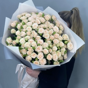 Букет из 25 кремовых кустовых роз (70 см) в Наро-Фоминске