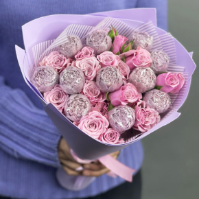 Букет из шоколадных пионов и кустовых роз в Наро-Фоминске