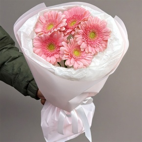 Букет из 5 розовых гербер мини в Наро-Фоминске