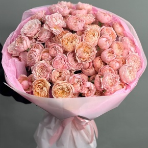 Букет из 35 кустовых пионовидных роз Джульетта (60 см) в Наро-Фоминске