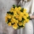 Букет из 25 лимонных роз с рускусом (40 см) в Наро-Фоминске