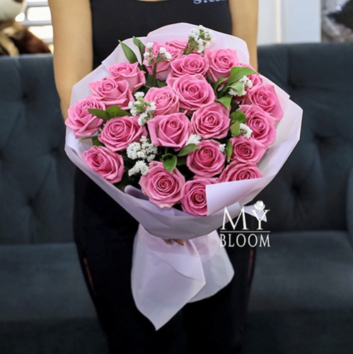Букет из 21 розовой розы Аква (50 см) в Наро-Фоминске