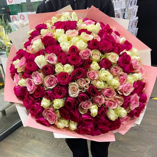 Букет 151 роза ягодный микс (40 см) в Наро-Фоминске