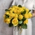 Букет из 25 лимонных роз с рускусом (40 см) в Наро-Фоминске