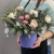 Композиция в шляпной коробке "Снежная королева" из нобилиса, ранункулюса, брунии и эрингиума Композиция в шляпной коробке "Снежная королева" из нобилиса, ранункулюса, брунии и эрингиума