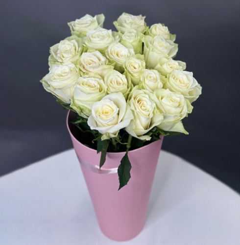 19 белых роз Кения в конусе в Наро-Фоминске